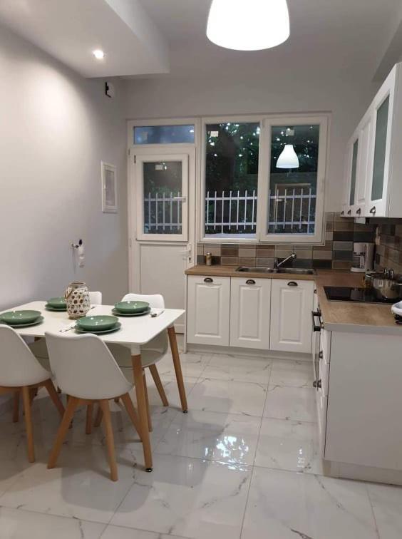 Eytyhias Yard Apartments In Poros Poros Town Extérieur photo