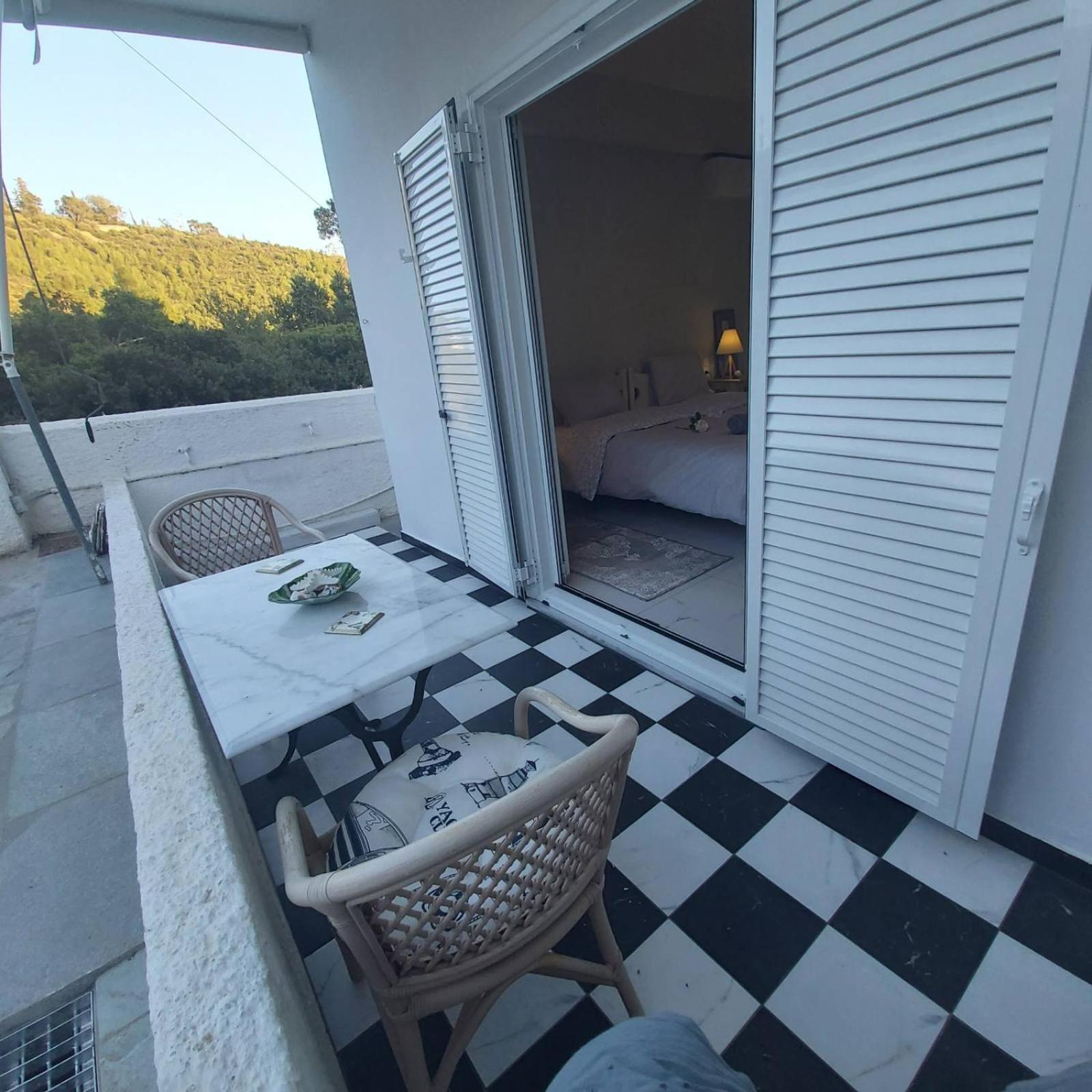 Eytyhias Yard Apartments In Poros Poros Town Extérieur photo