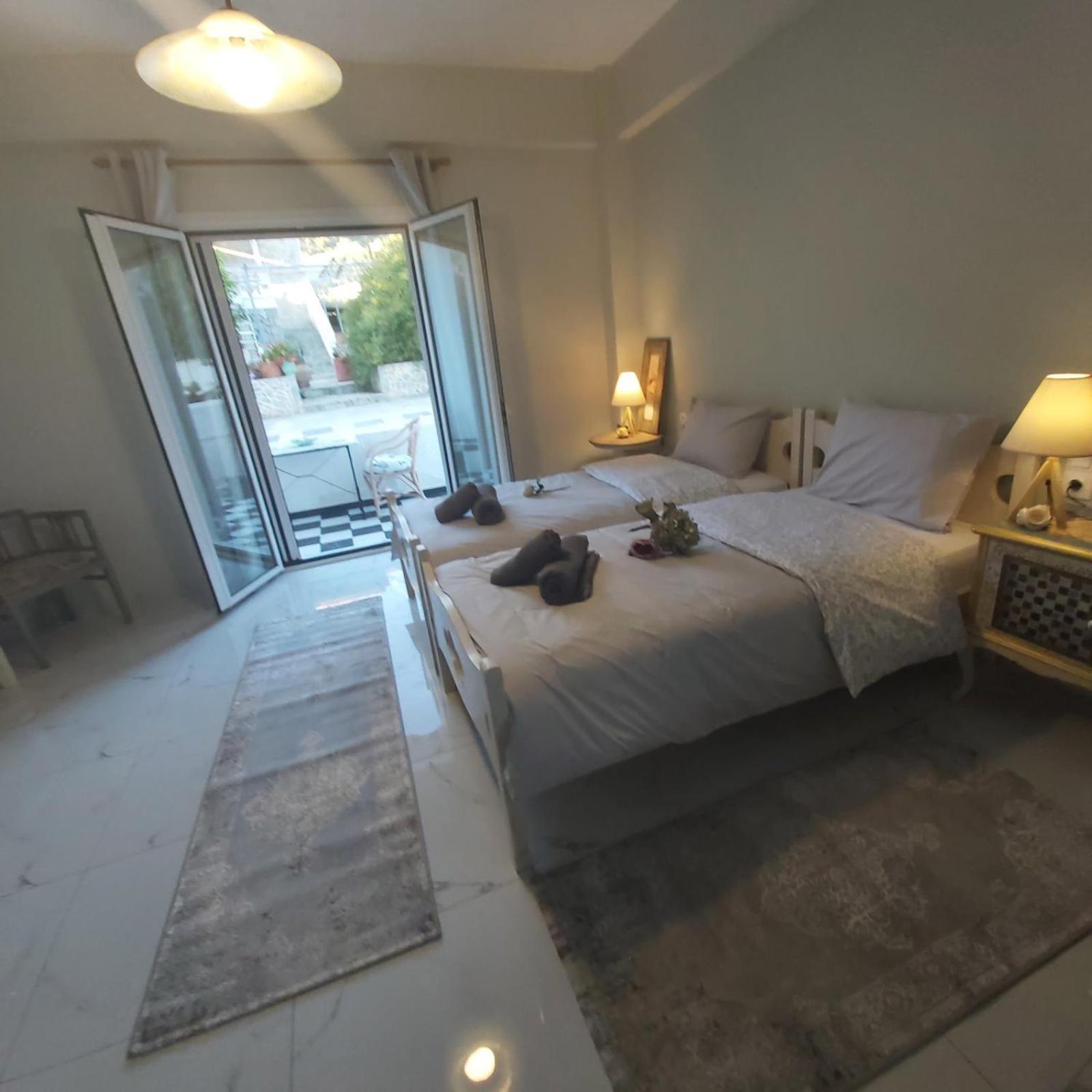 Eytyhias Yard Apartments In Poros Poros Town Extérieur photo